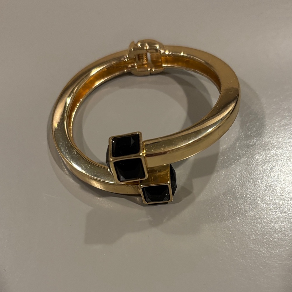 Elegant Gold and Black Women's Bracelet